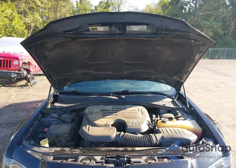 2015 Chrysler 300 300S из США, поврежденный, VIN 2C3CCABG0FH830281